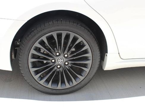 Used 2018 Toyota Avalon Touring w/ Carpet Mat Package FWD image 41