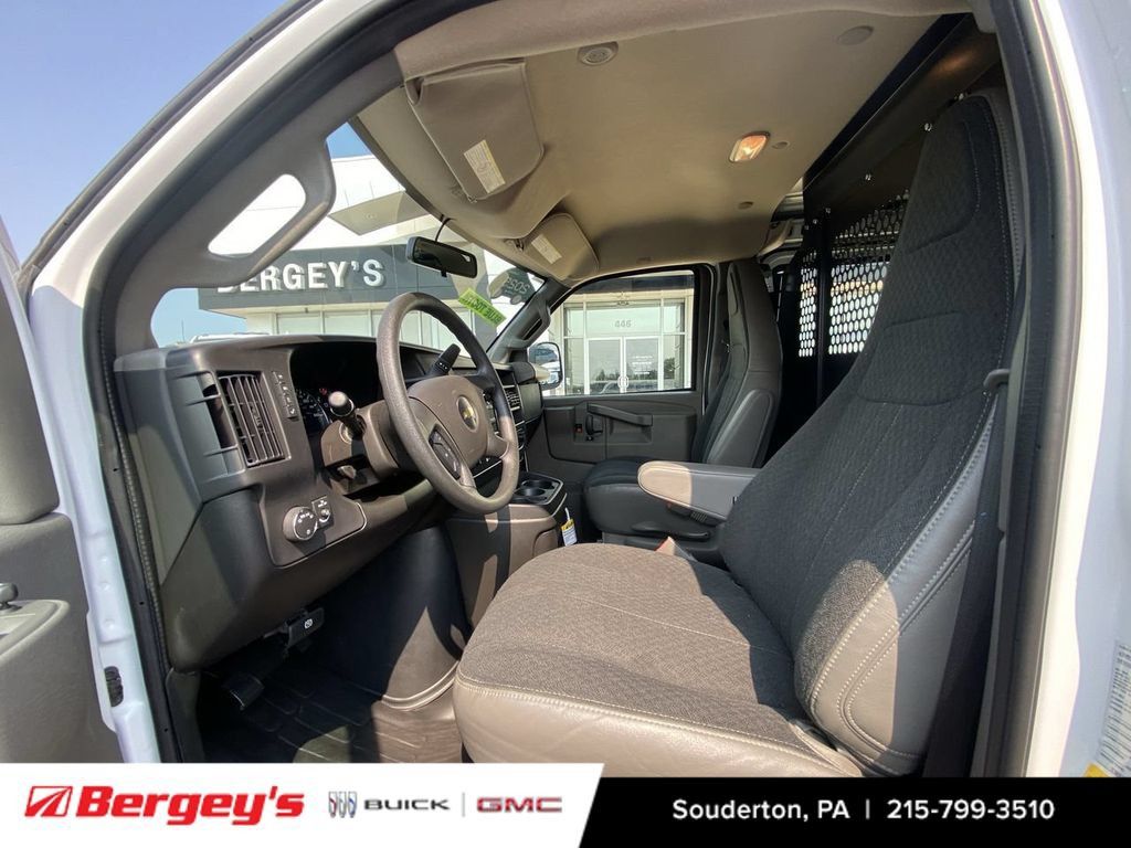 Certified 2025 Chevrolet Express 2500 w/ Driver Convenience Package RWD image 23
