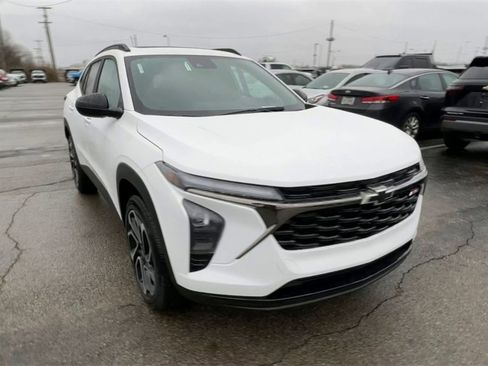 New 2026 Chevrolet Trax RS w/ Sunroof Package image 4