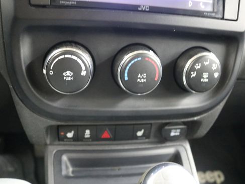 Used 2016 Jeep Patriot Latitude image 18