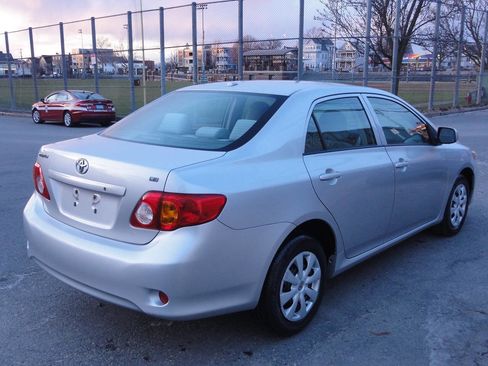 Used 2010 Toyota Corolla LE image 3
