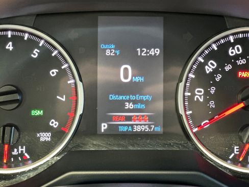Used 2021 Toyota RAV4 XLE Premium image 27
