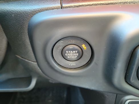 Used 2018 Jeep Wrangler Unlimited Rubicon AWD/4WD image 28