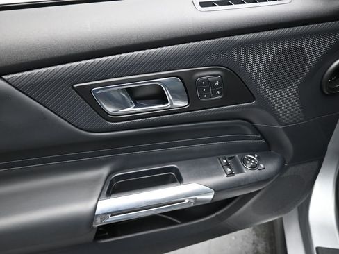 Used 2024 Ford Mustang Premium image 11