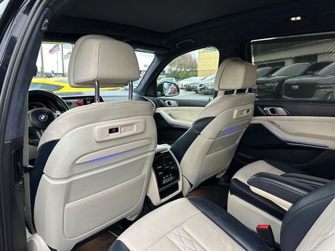 Used 2022 BMW X7 xDrive40i w/ M Sport Package AWD/4WD image 30