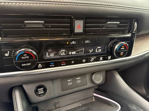 Used 2024 Nissan Rogue Platinum w/ Platinum Premium Package FWD image 41