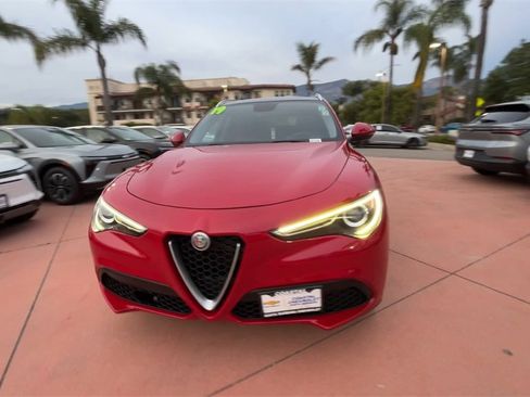 Used 2019 Alfa Romeo Stelvio image 3