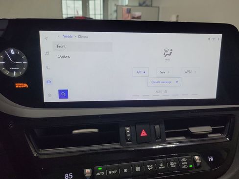 Used 2024 Lexus ES 300h w/ Premium Package FWD image 44