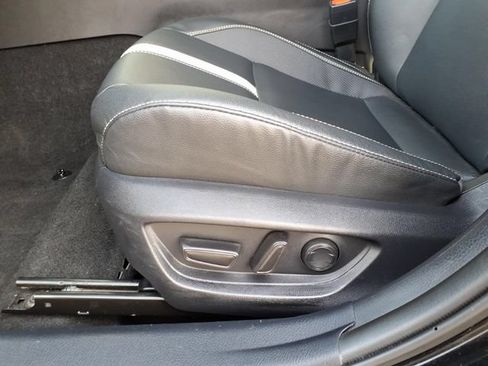 Used 2025 Toyota Camry SE FWD image 4