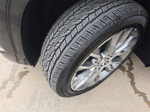 New 2026 GMC Acadia Denali w/ Super Cruise Package image 33