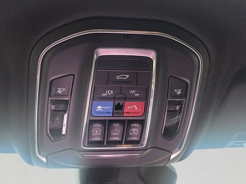 New 2025 Jeep Grand Cherokee L Limited w/ Luxury Tech Group II image 21