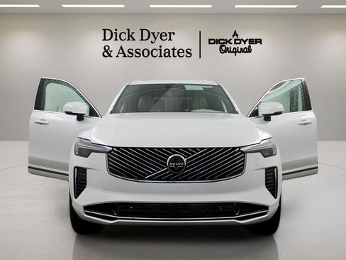 New 2026 Volvo XC90 B6 Ultra w/ Protection Package Premier AWD/4WD image 7