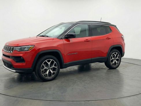 Used 2025 Jeep Compass Limited image 3
