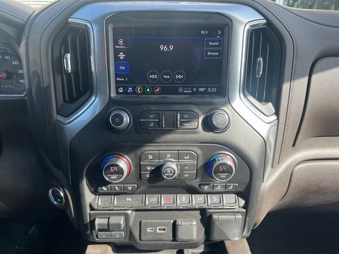 Used 2022 Chevrolet Silverado 1500 LTZ AWD/4WD image 12