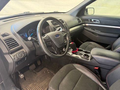 Used 2019 Ford Explorer XLT w/ Equipment Group 202A FWD image 15