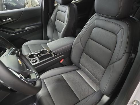 New 2026 Chevrolet Equinox LT w/ Convenience Package II AWD/4WD image 18