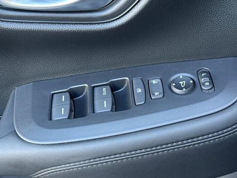 Certified 2026 Honda HR-V LX image 13