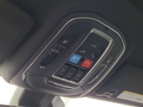 Used 2025 Jeep Grand Cherokee L Limited w/ Luxury Tech Group II image 26