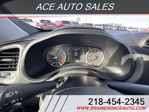 Used 2020 Jeep Renegade Latitude w/ Cold Weather Group image 13