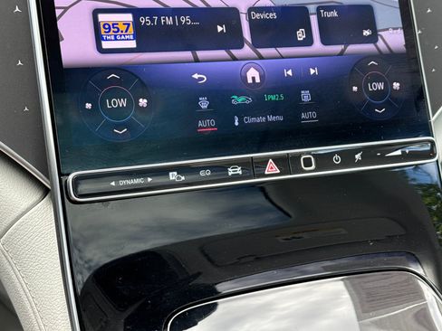 Used 2022 Mercedes-Benz EQS 450+ Sedan image 19