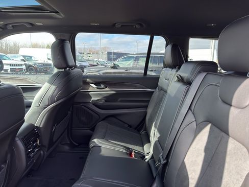 New 2026 Jeep Grand Cherokee L 4WD image 32