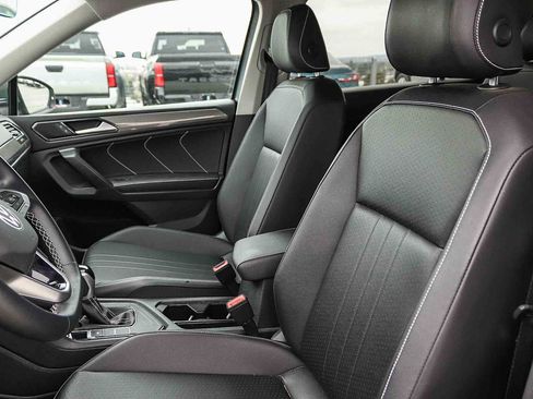 Used 2022 Volkswagen Tiguan SE FWD image 16