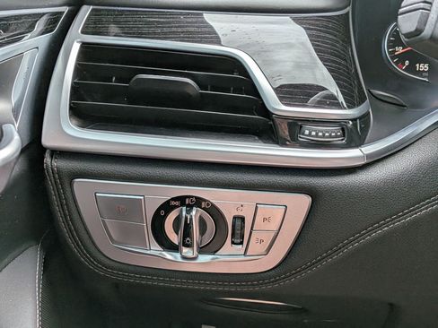 Used 2019 BMW 750i xDrive w/ Executive Package AWD/4WD image 17