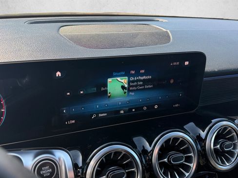 Used 2023 Mercedes-Benz GLB 250 4MATIC image 15