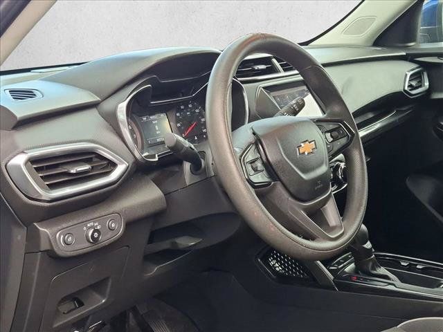 Used 2023 Chevrolet TrailBlazer LT FWD image 10