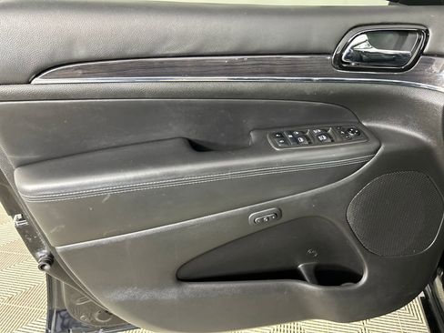 Used 2021 Jeep Grand Cherokee Overland AWD/4WD image 11