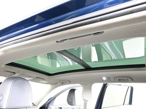 Certified 2021 Volkswagen Atlas SE w/ Panoramic Sunroof Package image 5