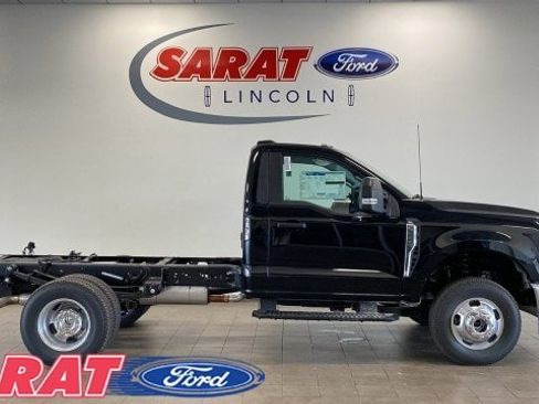 New 2025 Ford F350 XL w/ XL Chrome Package image 1