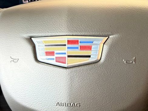 Used 2021 Cadillac Escalade Premium Luxury RWD image 5