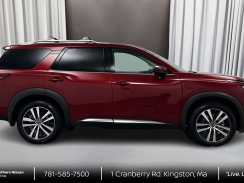 Certified 2024 Nissan Pathfinder Platinum AWD/4WD image 4