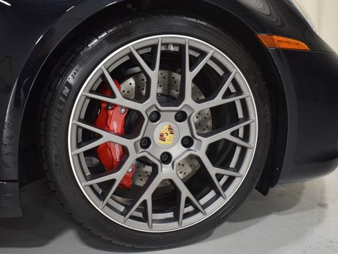 Used 2024 Porsche 911 Carrera 4S image 17