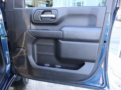 Used 2021 Chevrolet Silverado 2500 Custom w/ Custom Value Package image 31