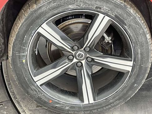 Used 2019 Volvo XC90 T6 R-Design w/ Advanced Package image 13