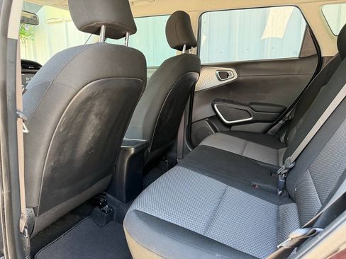 Used 2020 Kia Soul LX FWD image 11