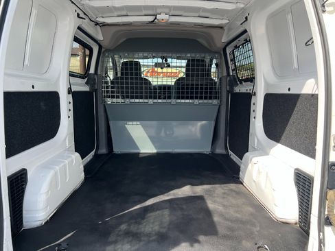 Used 2020 Nissan NV200 SV w/ Sliding Glass Door Package image 32