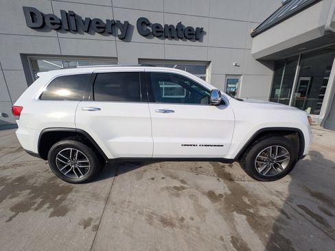 Used 2019 Jeep Grand Cherokee Limited image 4