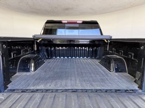 Used 2021 Chevrolet Silverado 1500 LT w/ Convenience Package II AWD/4WD image 12