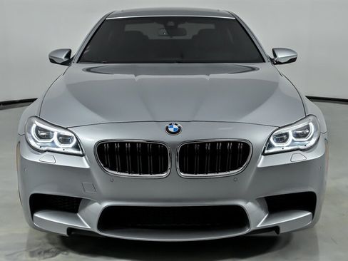 Used 2016 BMW M5 RWD image 4