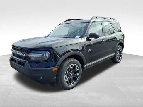 New 2025 Ford Bronco Sport Outer Banks w/ Outer Banks Tech Package+ AWD/4WD image 2