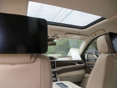 Used 2023 GMC Yukon Denali AWD/4WD image 31