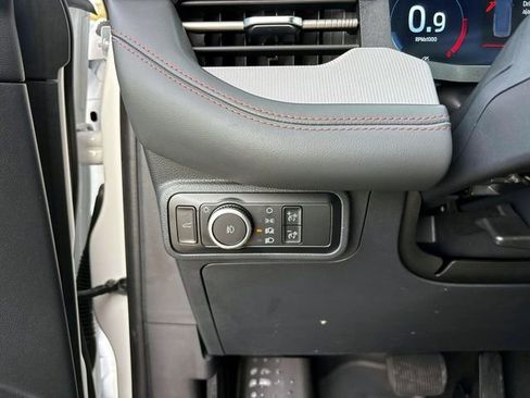 Used 2025 Ford Explorer Active w/ Active Comfort Package image 20