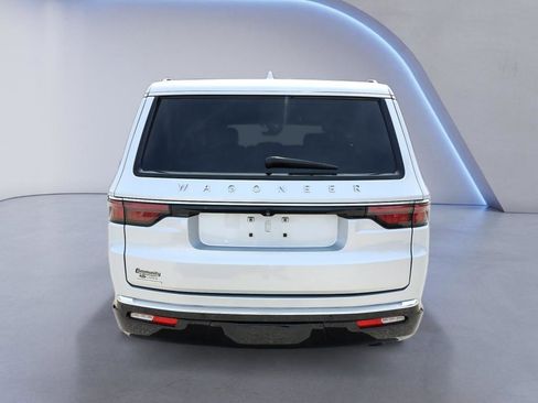 Used 2023 Jeep Wagoneer 4WD w/ Premium Group I image 6