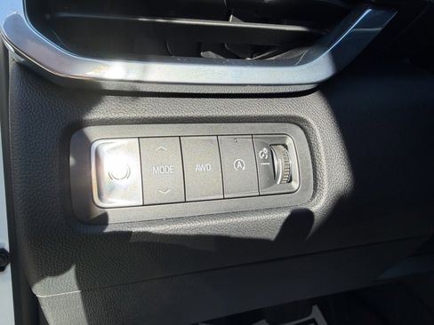 Used 2026 GMC Acadia Elevation image 23