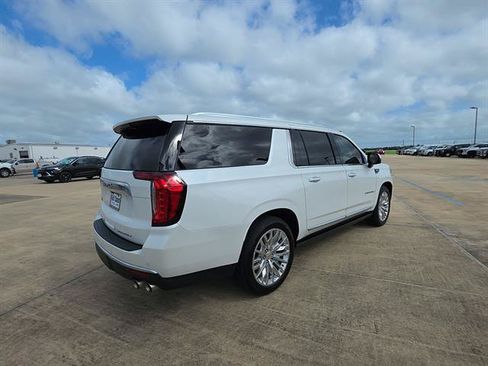 Used 2024 GMC Yukon XL Denali w/ Max Trailering Package AWD/4WD image 9