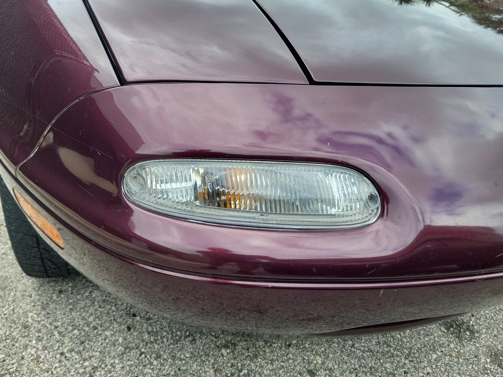 Used 1995 MAZDA MX-5 Miata RWD image 6