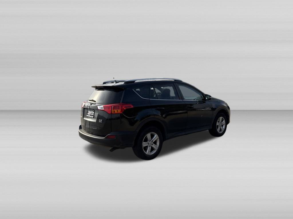 Used 2013 Toyota RAV4 XLE AWD/4WD image 5